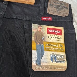 Men’s Wrangler Relaxed Fit Jeans